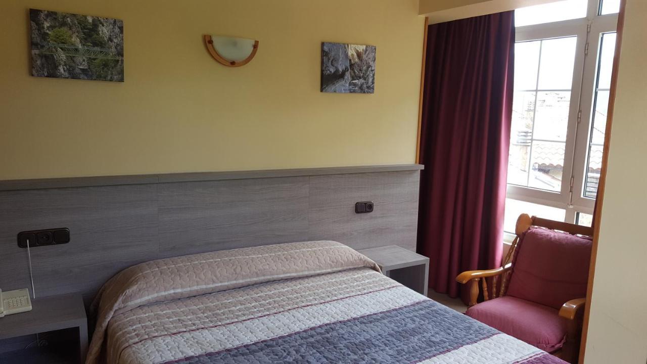 Hotel Naranjo De Bulnes Аренас де Кабралес Екстериор снимка