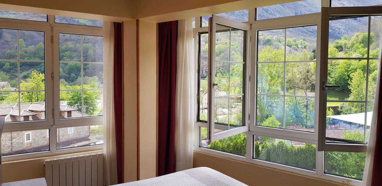 Hotel Naranjo De Bulnes Аренас де Кабралес Екстериор снимка